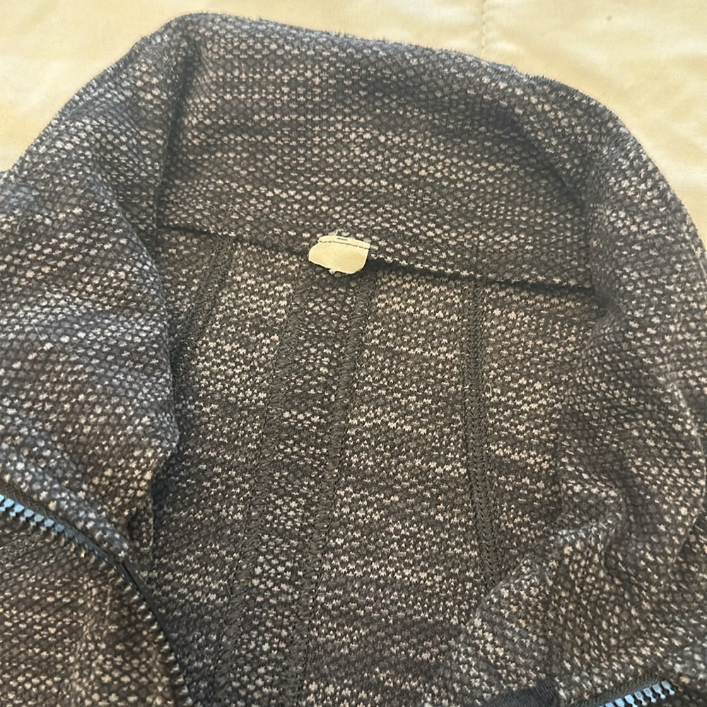 Lululemon active zip up - Picture 3 of 5